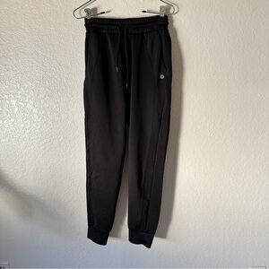 Lululemon Beyond the Studio joggers size 4